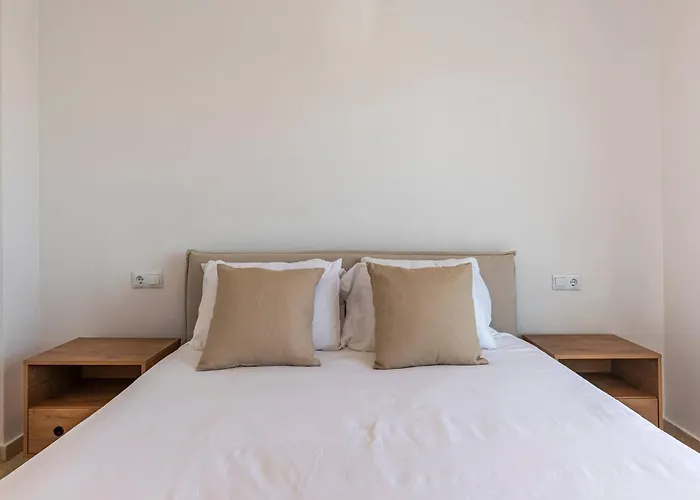 Bright Flat In San Pedro With Pool And Parking