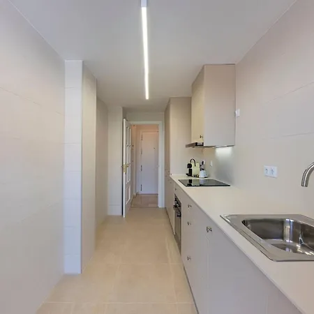 Bright Flat In San Pedro With Pool And Parking Μαρμπέλλα